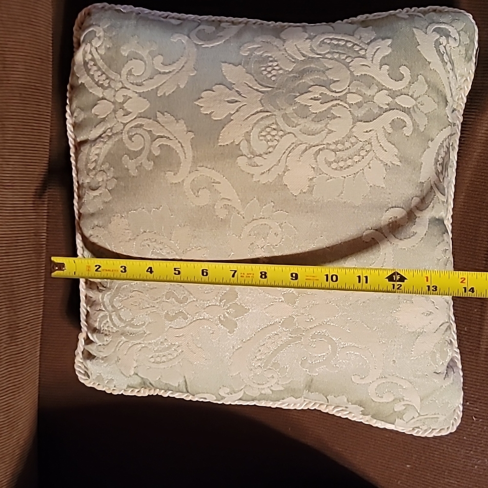Set of 2 Decorative couch pillows - Picture 2 of 7
